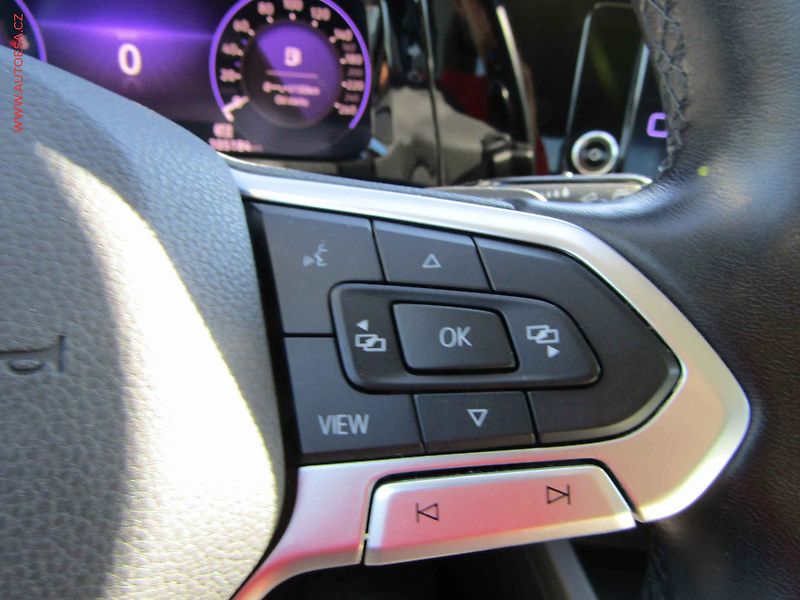 Volkswagen Golf (2022) 1.6TDi, LED, DSG - fotka 18 z 21