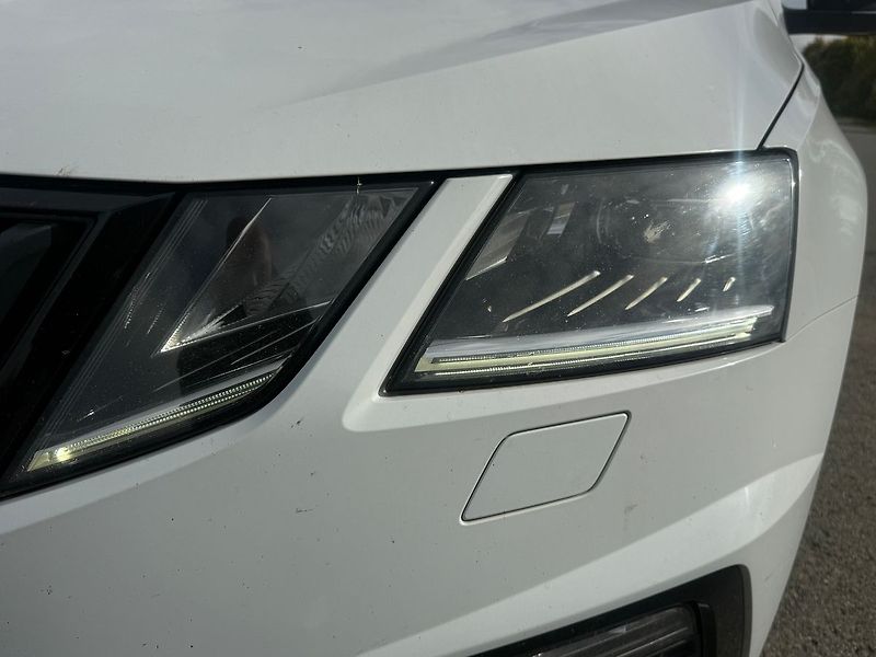 Škoda Octavia 2,0 TDI RS 135 kW 4X4 DSG ODPO - fotka 21 z 21
