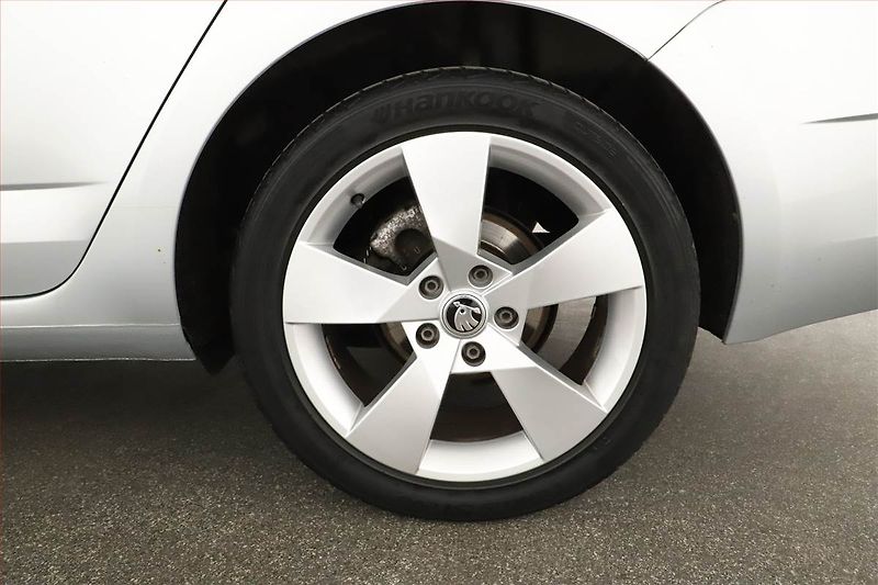 Škoda Octavia (2020) Style 1.6 TDI, Kůže, Tempomat - fotka 14 z 14