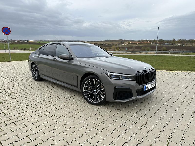 BMW Řada 7 (2019) BMW 745Le xDrive LONG aut. ser - fotka 2 z 57