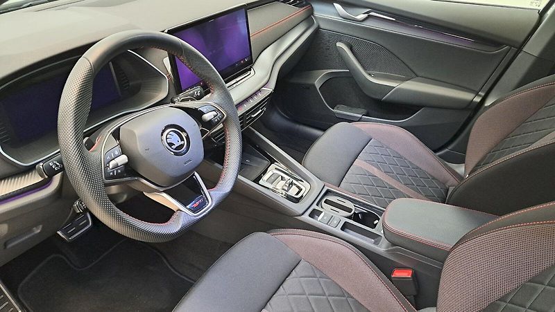 Škoda Octavia (2024) 2.0 TSI RS 195 kW A7F - fotka 10 z 23