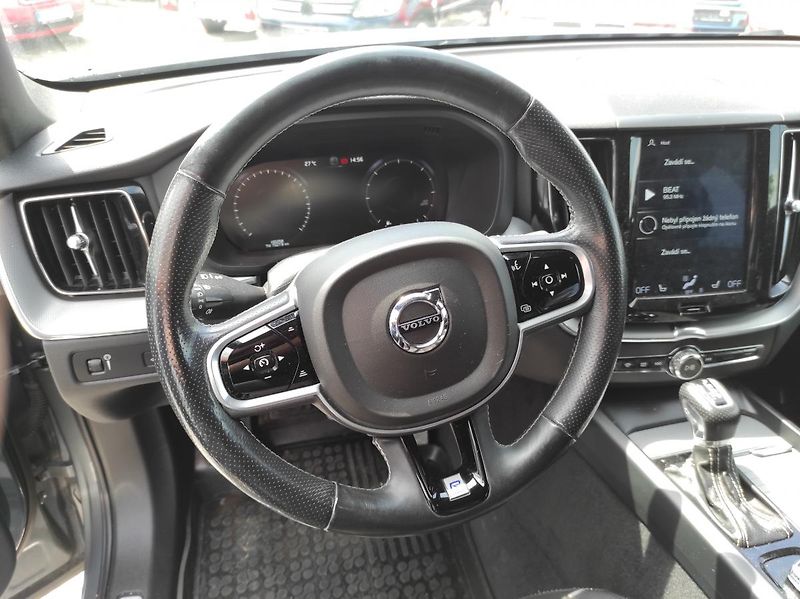 Volvo XC60 - fotka 16 z 18