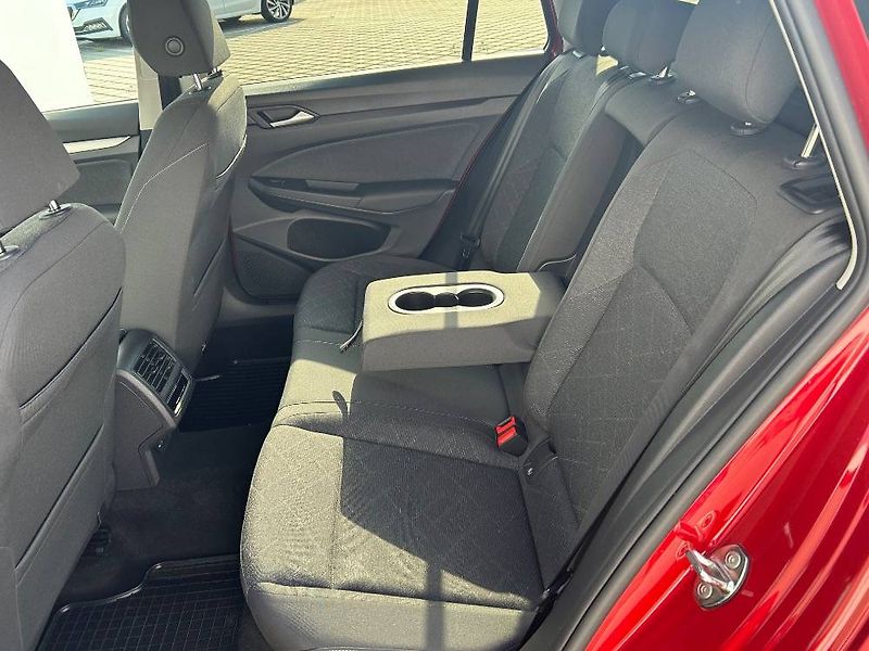 Volkswagen Golf Life 6G 1,5TSi - fotka 8 z 24