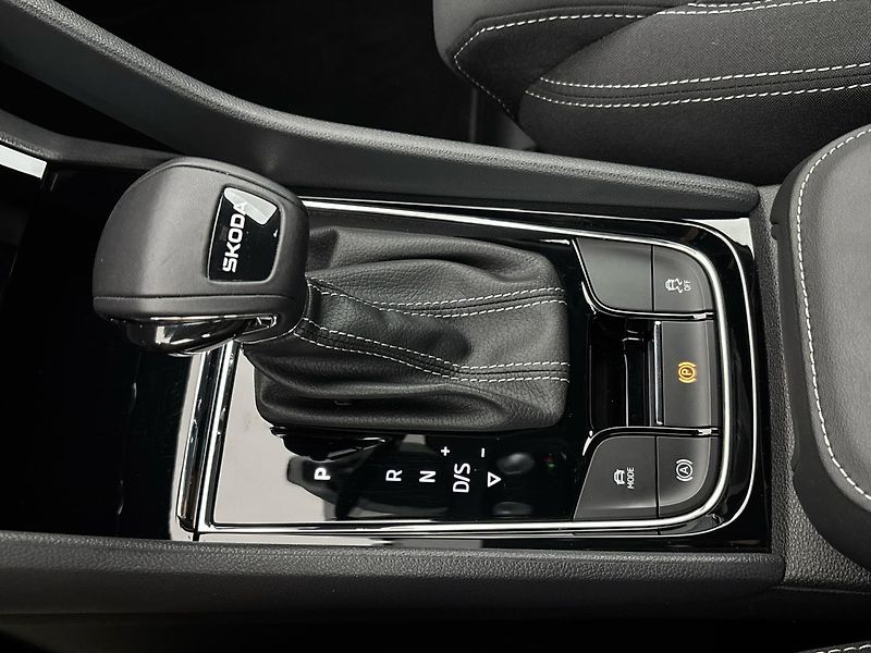 Škoda Karoq Sportline DSG - fotka 20 z 28