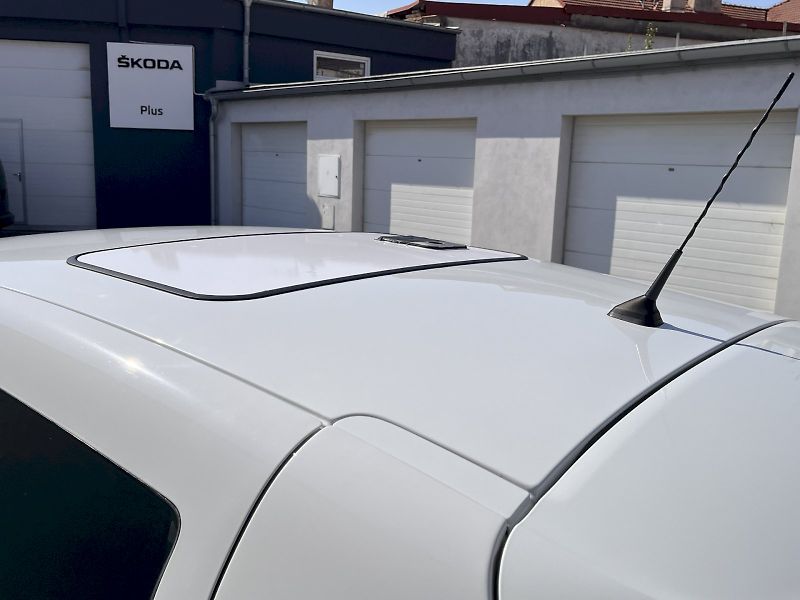 Renault ZOE (2019) 68KW LIFE 41kWh - fotka 15 z 21