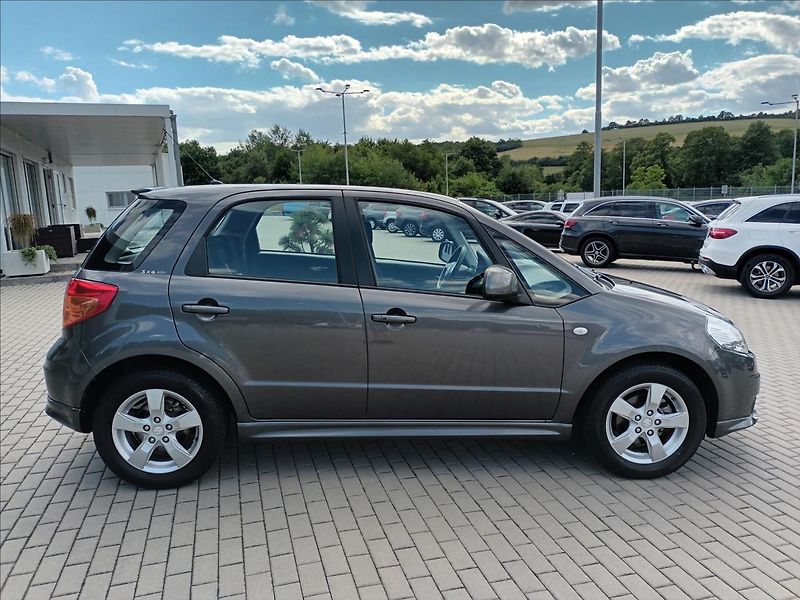 Suzuki SX4 1,6 REZERVACE - fotka 8 z 47