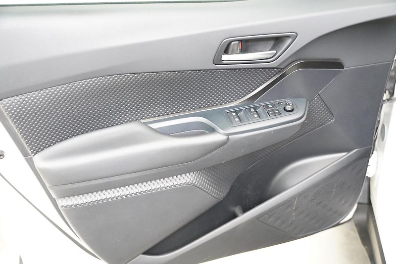 Toyota C-HR - fotka 12 z 27