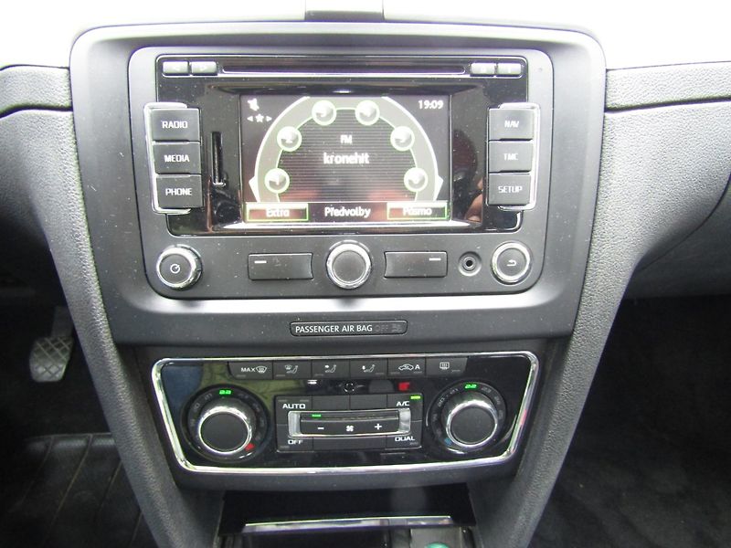 Škoda Superb (2015) 1.6 TDI 77kW  OUTDOOR - fotka 34 z 46