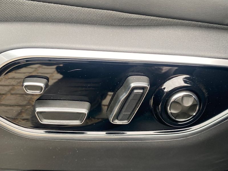 Jeep Grand Cherokee (2025) Summit Reserve 2,0(280kW)BA+EL - fotka 34 z 39