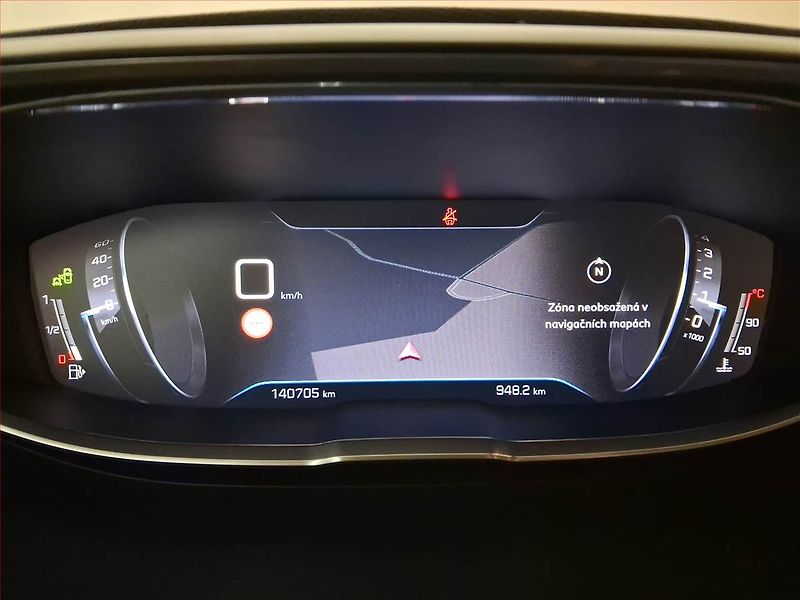 Peugeot 3008 (2017) 1.2 PureTech, Kůže, Navi - fotka 11 z 21
