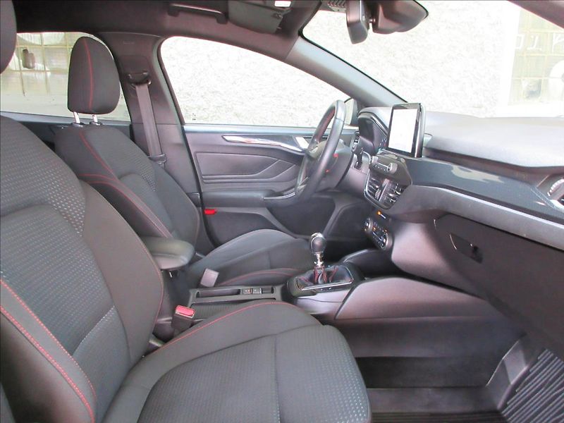 Ford Focus 1,5 i 133Kw, ST Line, Nové ČR - fotka 13 z 29