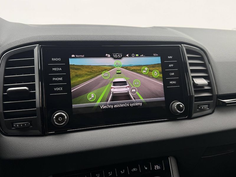 Škoda Karoq (2025) Sportline 7DSG 2,0 TDI - fotka 13 z 23