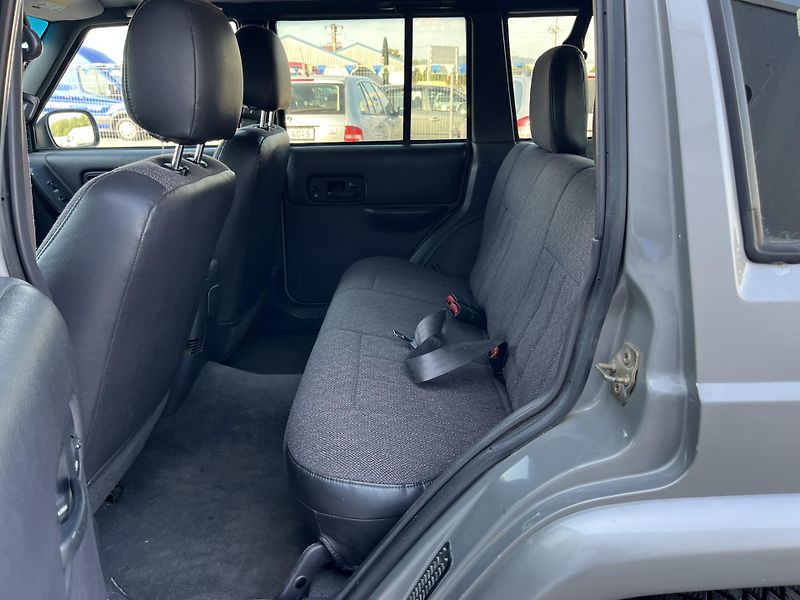 Jeep Cherokee (2000) 2.5 TD - fotka 11 z 14