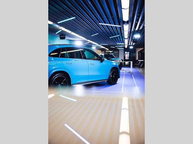 Mercedes-Benz letos odstartoval novou éru jako globální partner ženského tenisu (WTA). Své ambice v tomto sportu nyní potvrzuje i v České republice, kde v rámci ostravského turnaje představuje dvě klíčové novinky: novou generaci modelů GLB a GLC.