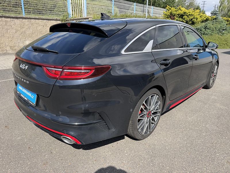 Kia ProCeed GT 1,6GDi 150kW automat navi  - fotka 5 z 23