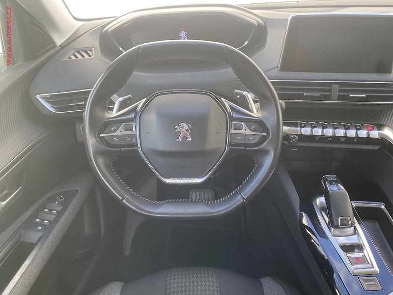Peugeot 3008 (2020) 1.2 PT, Style, AT, navi - fotka 11 z 18