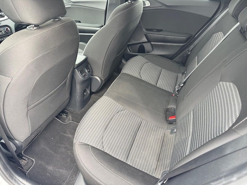 Kia Ceed (2024) TOP 1.5T-GDI 118kW CZ DPH - fotka 8 z 11
