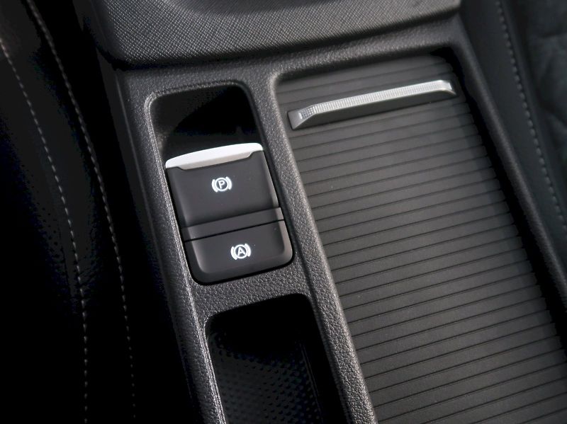 Škoda Octavia (2025) SPORTLINE 2.0TDI 110KW LED MAT - fotka 35 z 43