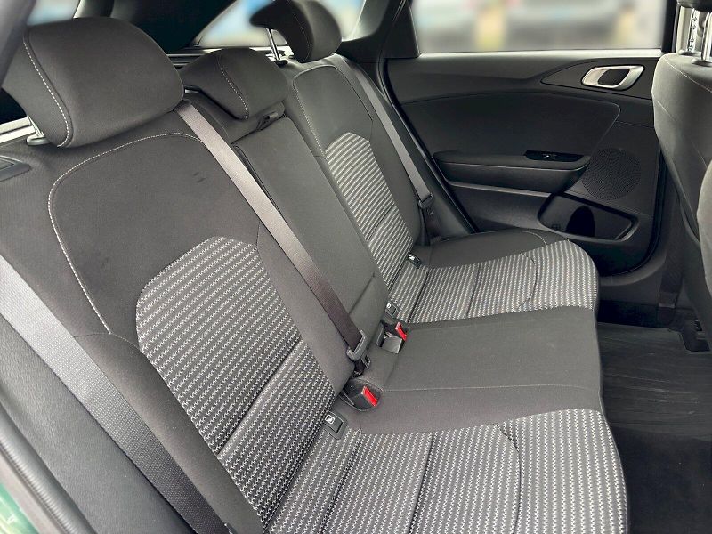 Kia Ceed (2025) 1.5 T-GDi TOP 7DCT - fotka 12 z 30
