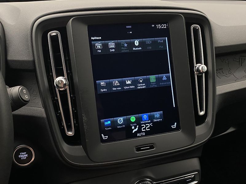 Volvo XC40 T2 KINETIC CZ - fotka 35 z 41