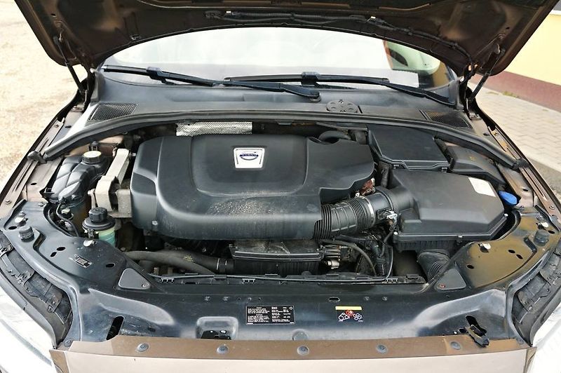 Volvo XC70 (2011) SUMMUM 2,4 D5 158 kW - fotka 45 z 47