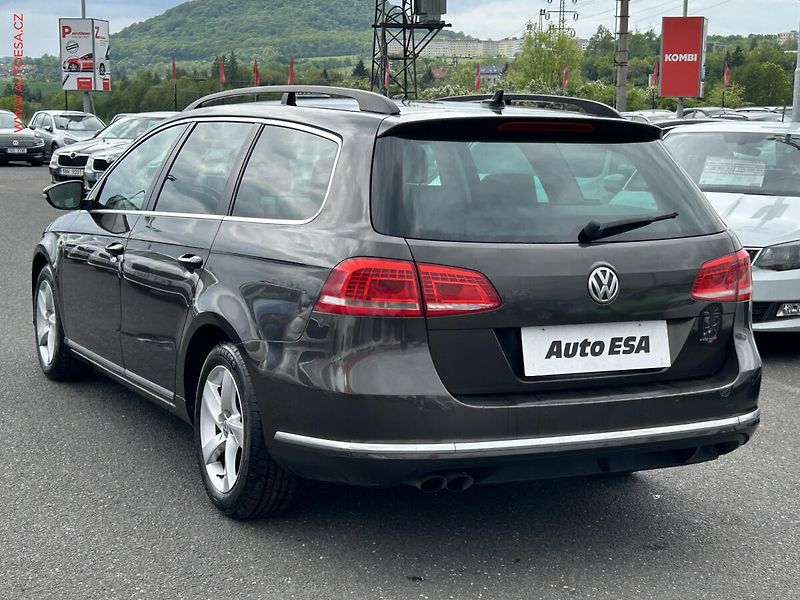 Volkswagen Passat (2013) 2.0TDi, DSG - fotka 6 z 17