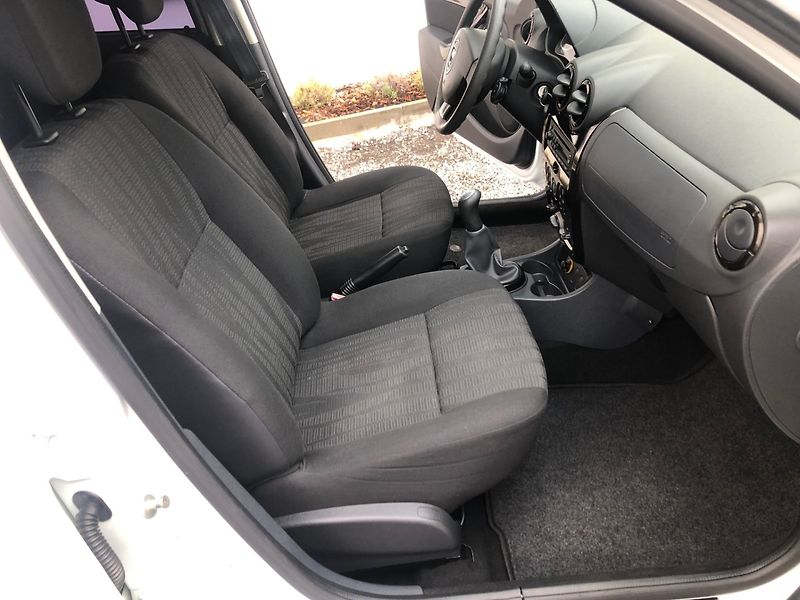 Dacia Duster (2010) 1.6 16 V Top Stav Klima - fotka 13 z 25