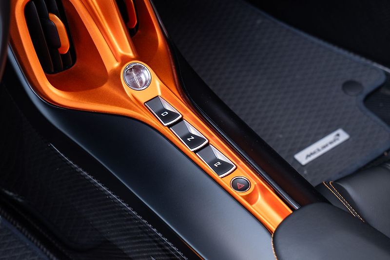 McLaren Ostatní One of 149/Lift/Karbon - fotka 12 z 31