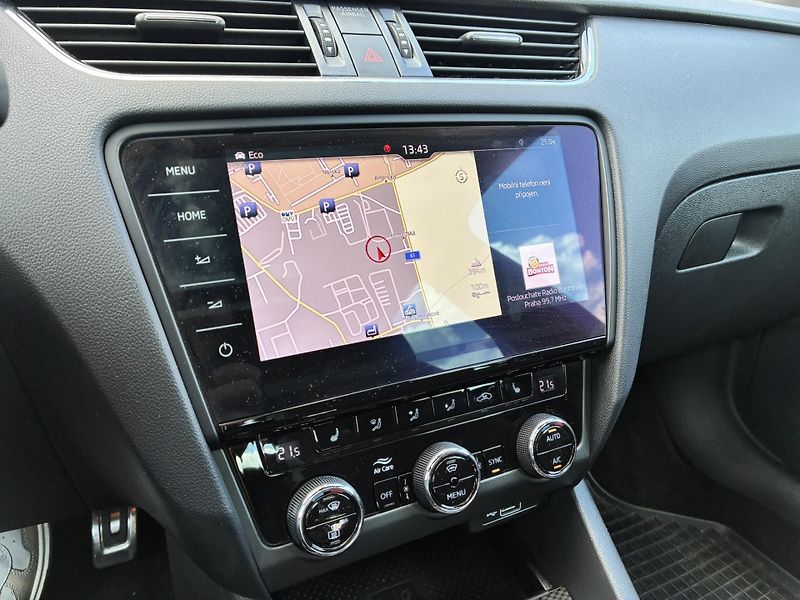 Škoda Octavia 2.0 TDI 4x4 DSG / 135 kW RS - fotka 17 z 26