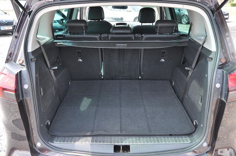 Opel Zafira TOURER 2.0CDTi 96kW 7.míst - fotka 8 z 19