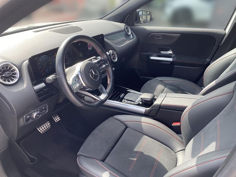 Mercedes-Benz GLA 200d 4M AMG - fotka 13 z 27