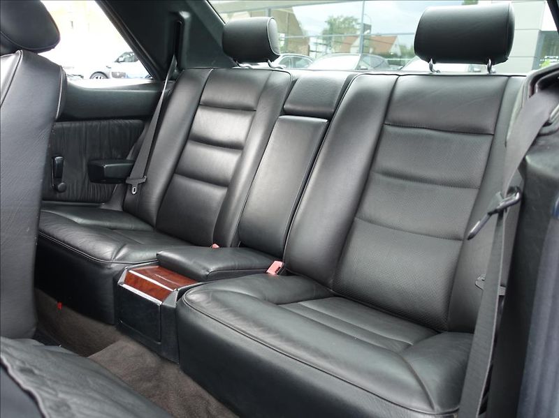 Mercedes-Benz 124 2,0 200 Sportline coupé,AC,TOP - fotka 21 z 28