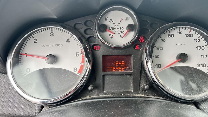 Peugeot 207 207 1.6 Hdi SW - fotka 8 z 9