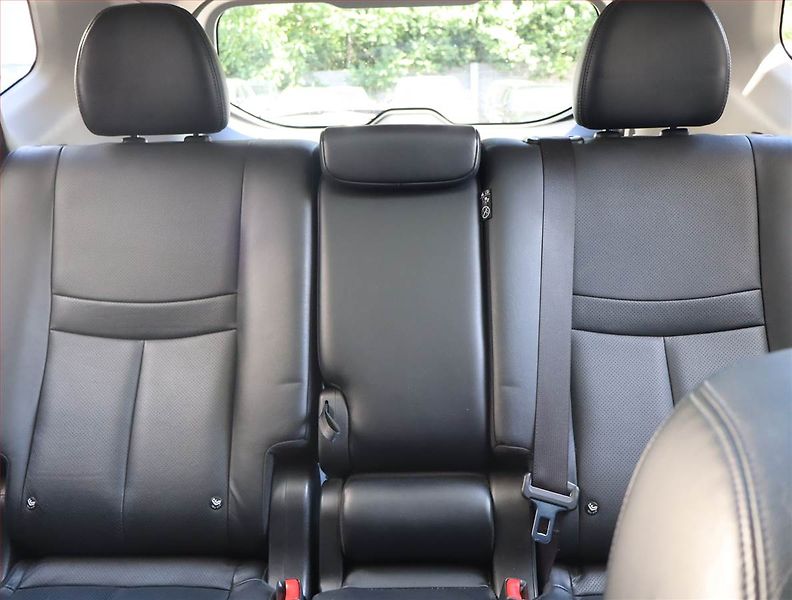 Nissan X-Trail (2015) 1.6 dCi, 4X4, Navi, Xenony - fotka 10 z 26