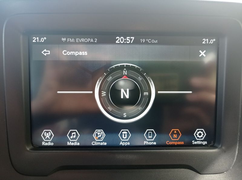 Jeep Renegade 2.0 JTD-MJET 4x4/1Maj/DigKlima - fotka 38 z 44
