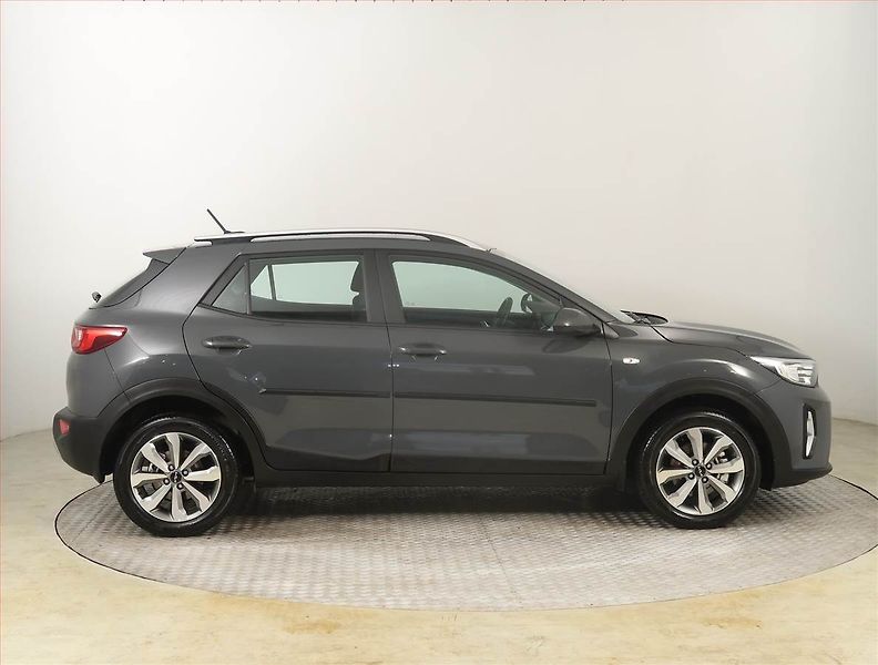 Kia Stonic (2023) 1.2 DPI, ČR,1.maj, Serv.kniha - fotka 6 z 19
