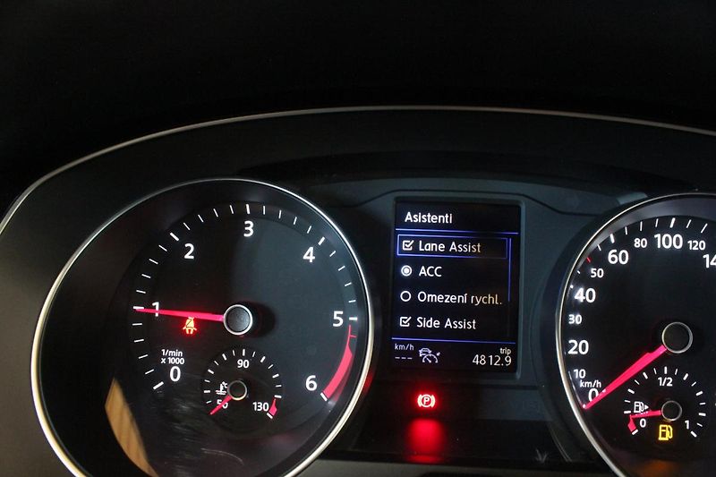 Volkswagen Passat (2020) 2.0TDI DSG Facelift Matrix  - fotka 33 z 34