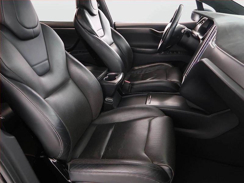 Tesla Model X (2016) P90D, SoH 89% - fotka 9 z 27