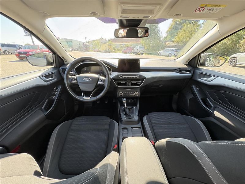 Ford Focus 1,5 TDCi88kW Led,Nav,Kamer,ACC - fotka 9 z 44