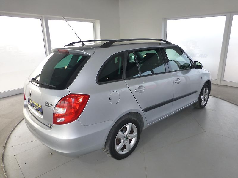 Škoda Fabia (2009) 1,6i-77KW**DSG**KLIMA**PARK.S* - fotka 5 z 24