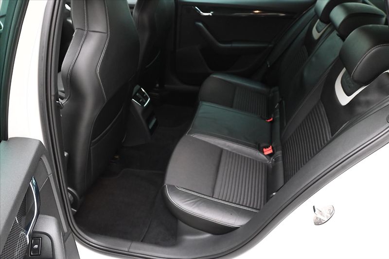 Škoda Octavia 2,0 TDI 135kW RS Záruka až 5 l - fotka 14 z 30
