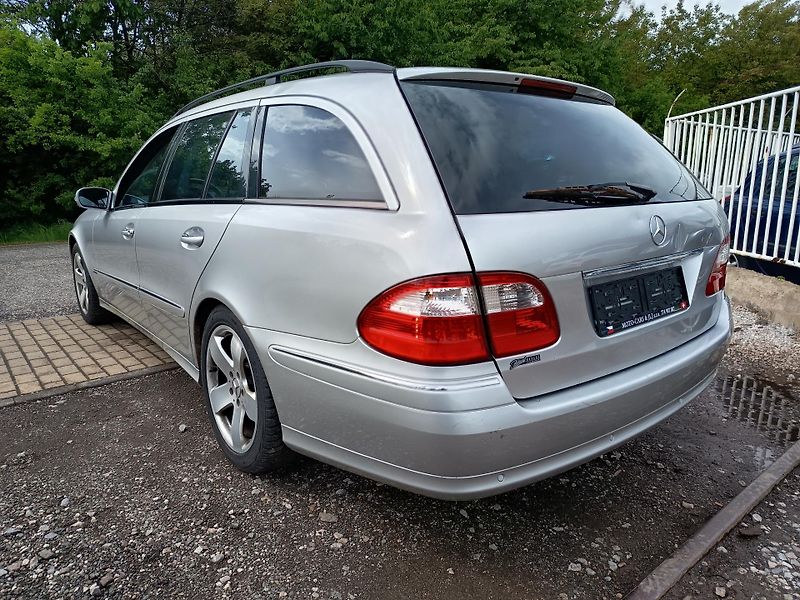 Mercedes-Benz Třídy E (2004) 3.2 165kw - fotka 20 z 40