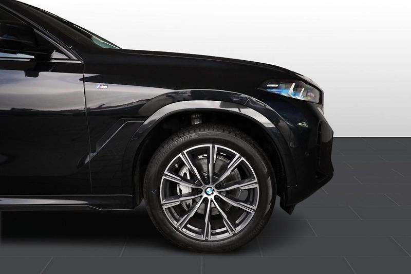 BMW X6 xDrive40d - fotka 7 z 32