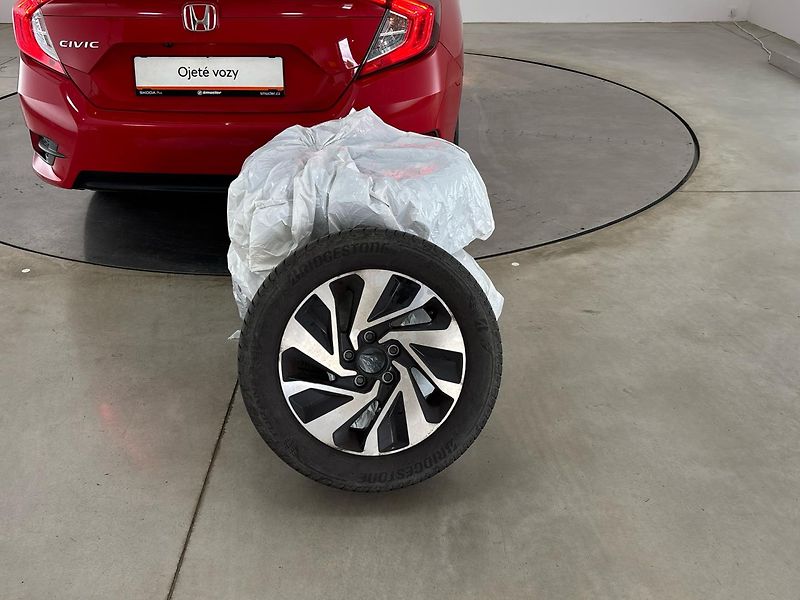 Honda Civic Comfort - fotka 26 z 27