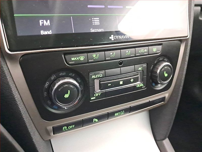 Škoda Octavia (2010) Ambiente 1.8 TSI, Tempomat - fotka 13 z 15