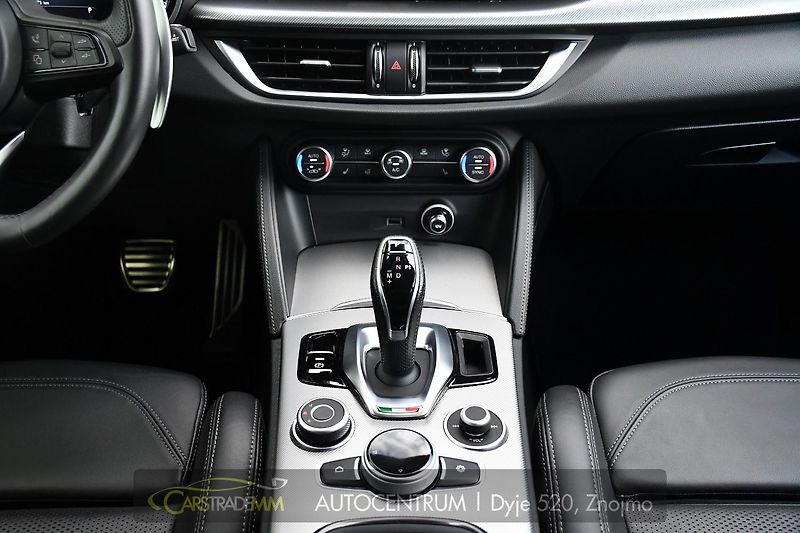 Alfa Romeo Stelvio 2,2D 154kW VELOCE AT8-Q4  - fotka 21 z 53
