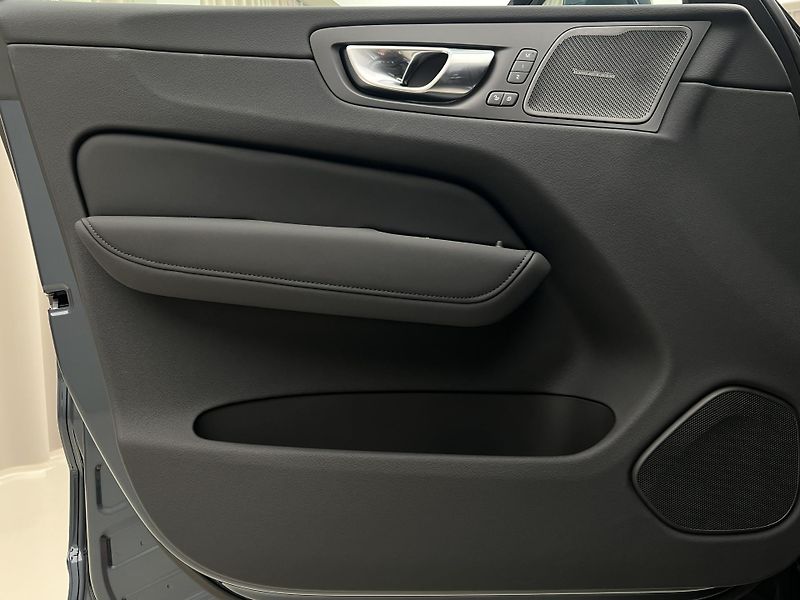 Volvo XC60 (2026) T6 AWD PLUS BRIGHT AUT - fotka 23 z 47