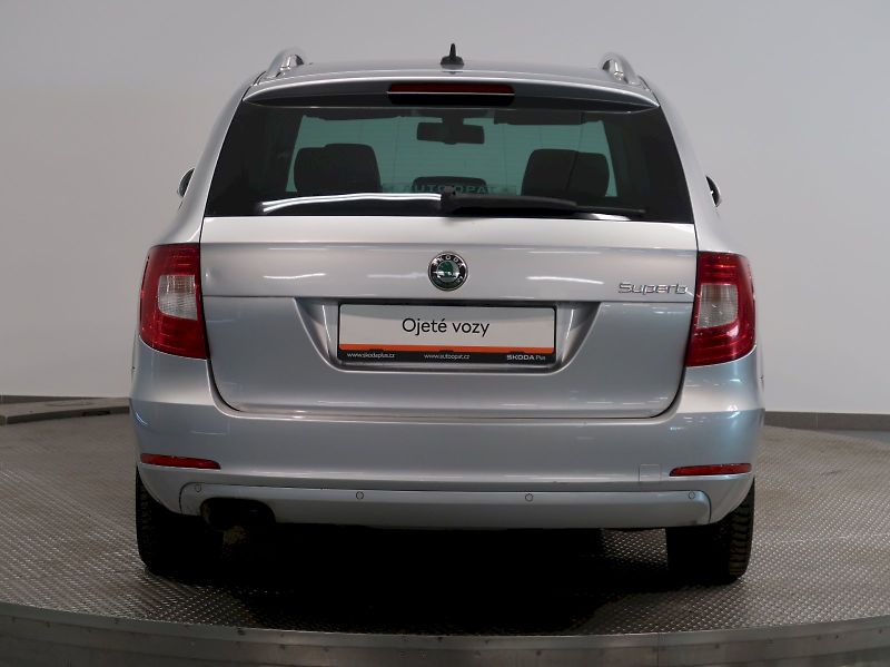 Škoda Superb (2013) ELEGANCE 2.0TDI 103KW 4x4 DSG - fotka 9 z 41