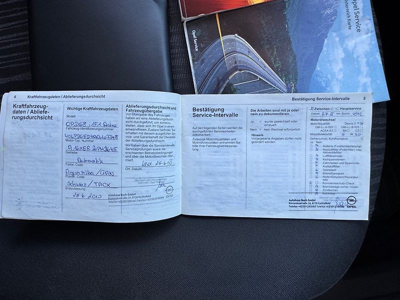 Opel Astra (2010) 1.6 16V Automat - fotka 28 z 36