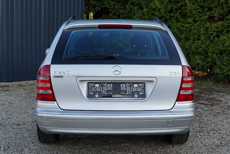 Mercedes-Benz Třídy C (2002) C 220 CDI Avantgarde - fotka 10 z 18